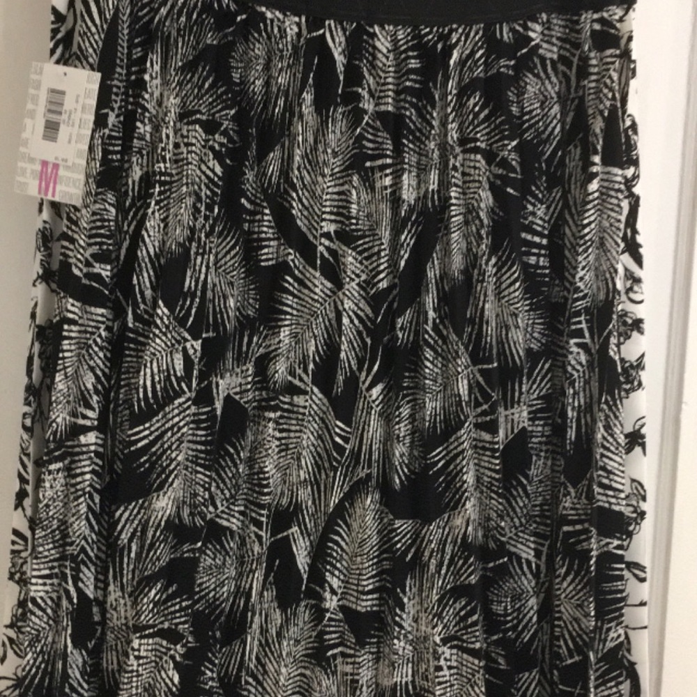 Nwt Lularoe jill med black and white ferns